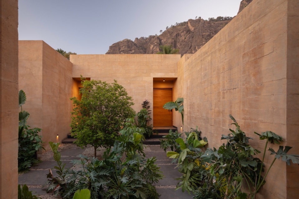 LL HOUSE by RA