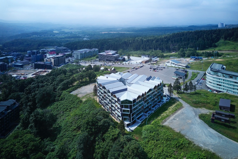 MUWA NISEKO by Nikken Sekkei Ltd