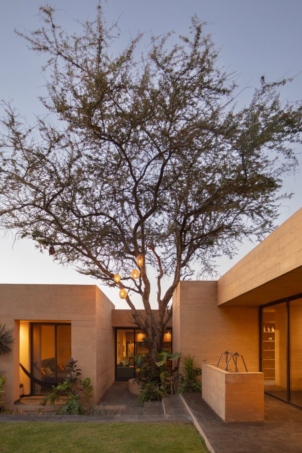 LL HOUSE by RA