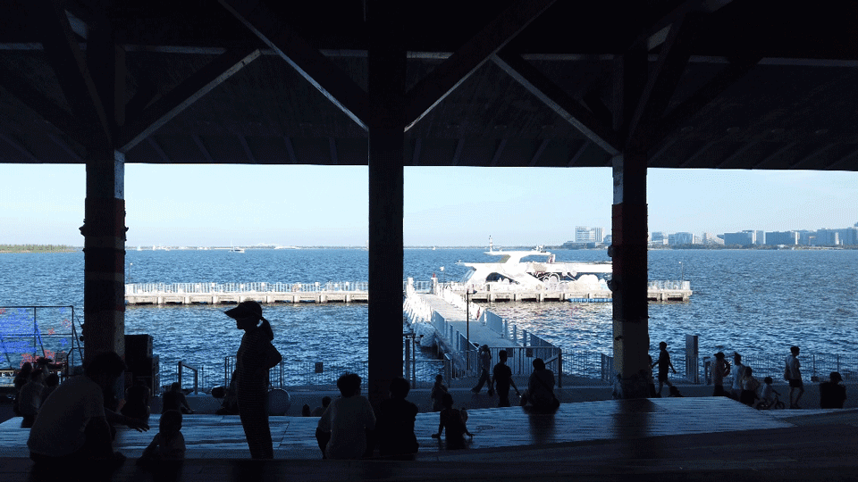 Pier One Dishui Lake by TM Studio