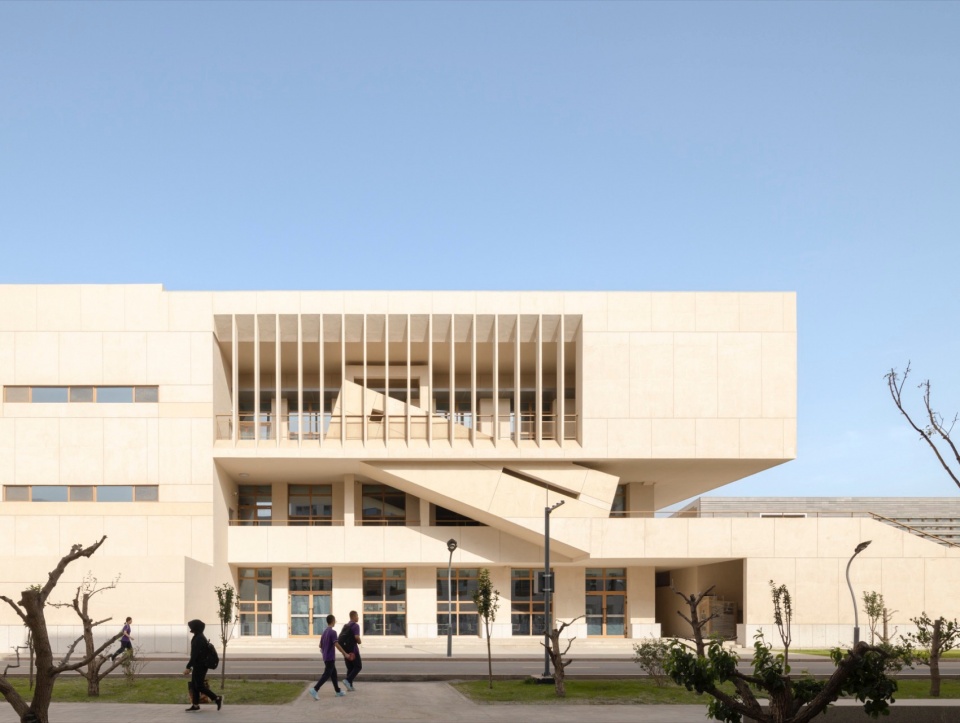 Tiemenguan Huashan High School by Jiangsu Provincial Zhongrui East China Institute of Architectural Design and Research Co Ltd Qurui Shan...