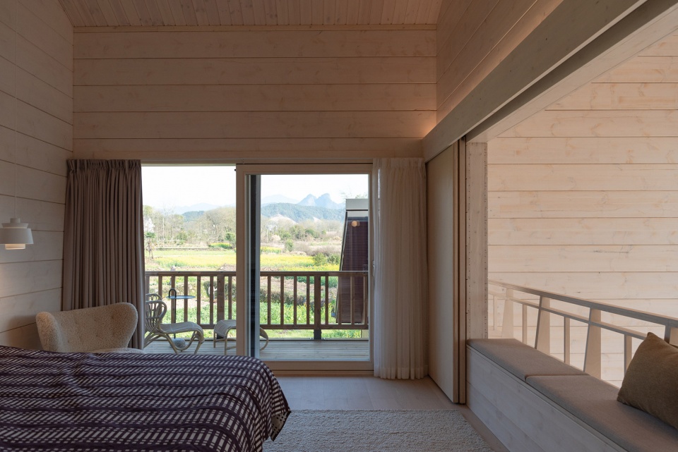jiangshan timber retreat by nota architects