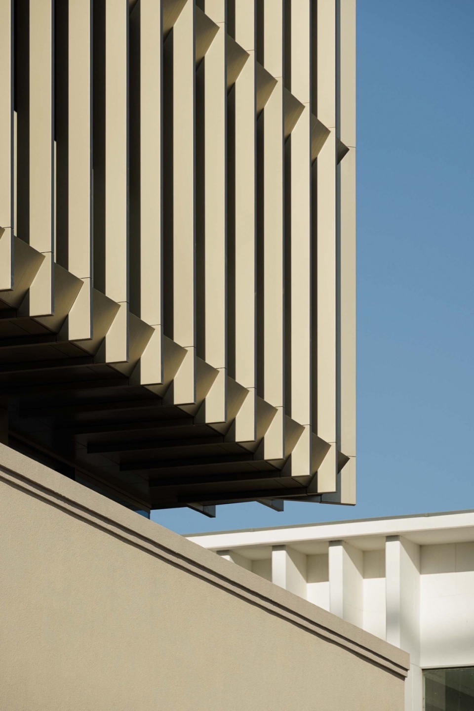 Edifício Estacao by Sonia Cruz Arquitectura