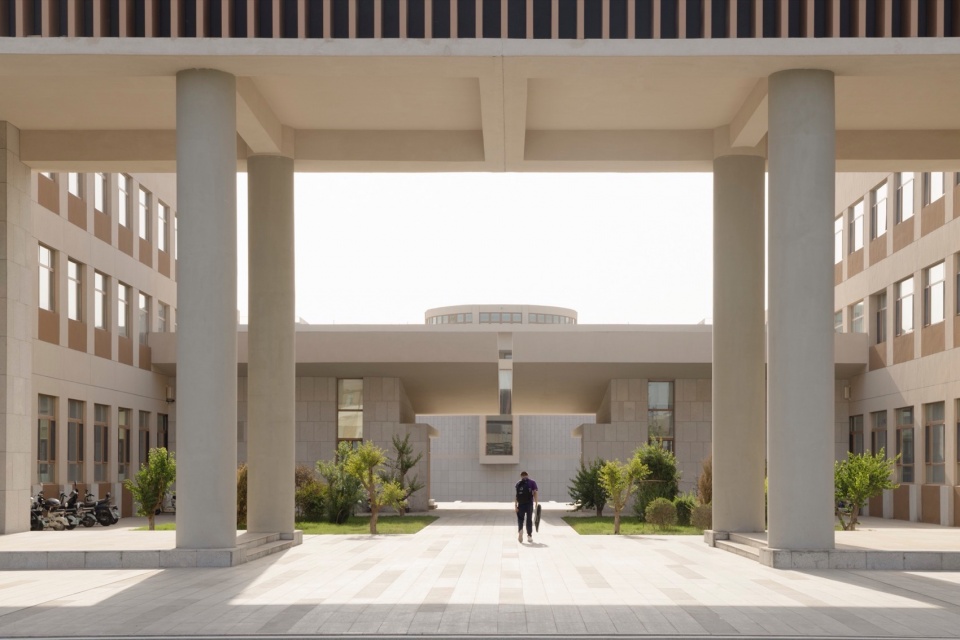 Tiemenguan Huashan High School by Jiangsu Provincial Zhongrui East China Institute of Architectural Design and Research Co Ltd Qurui Shan...
