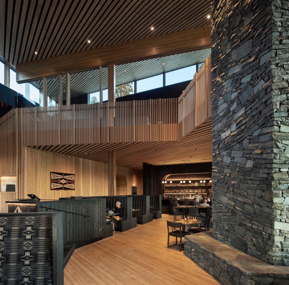 Black Butte Ranch Lodge by Hacker