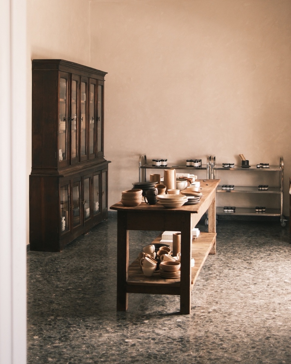 1OAM apotheke by Studio Andrew Trotter Eva Papadaki