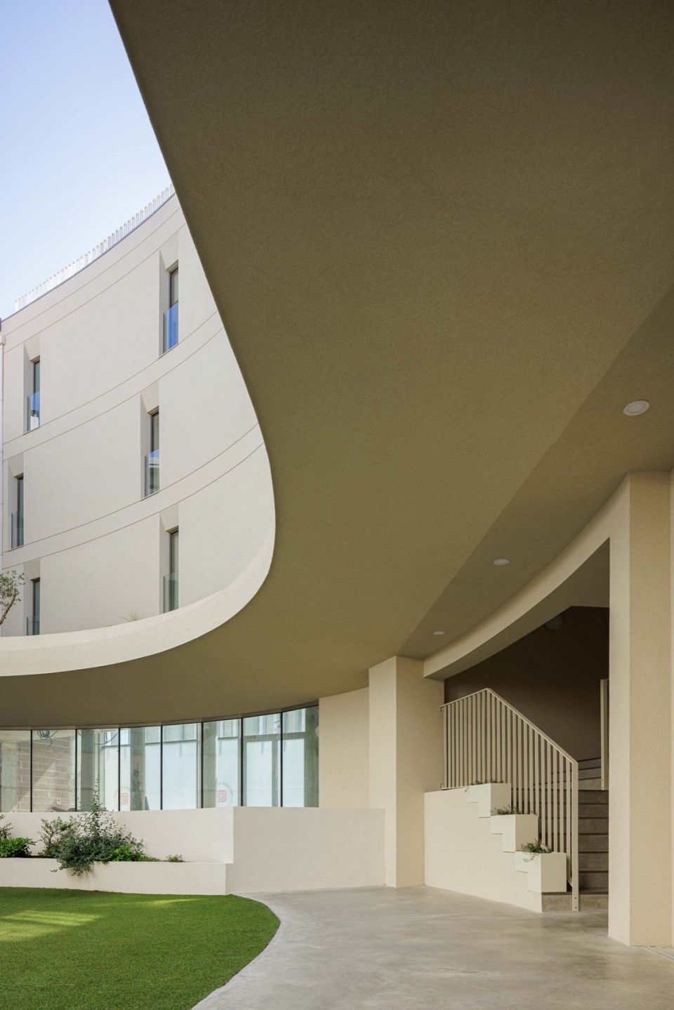 Edifício Estacao by Sonia Cruz Arquitectura