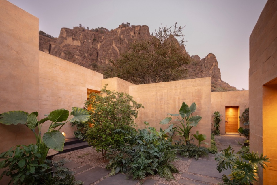 LL HOUSE by RA
