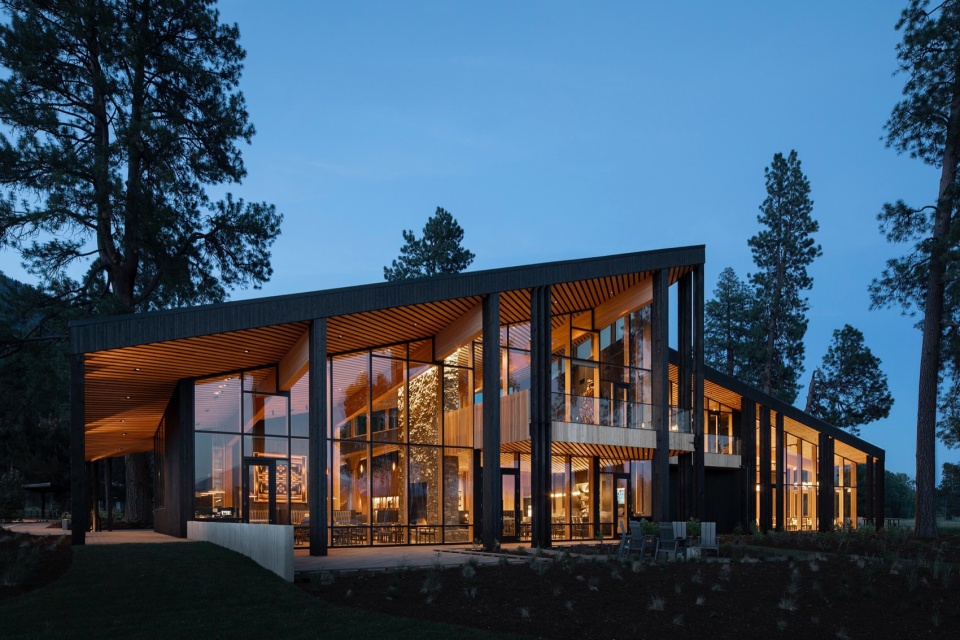 Black Butte Ranch Lodge by Hacker