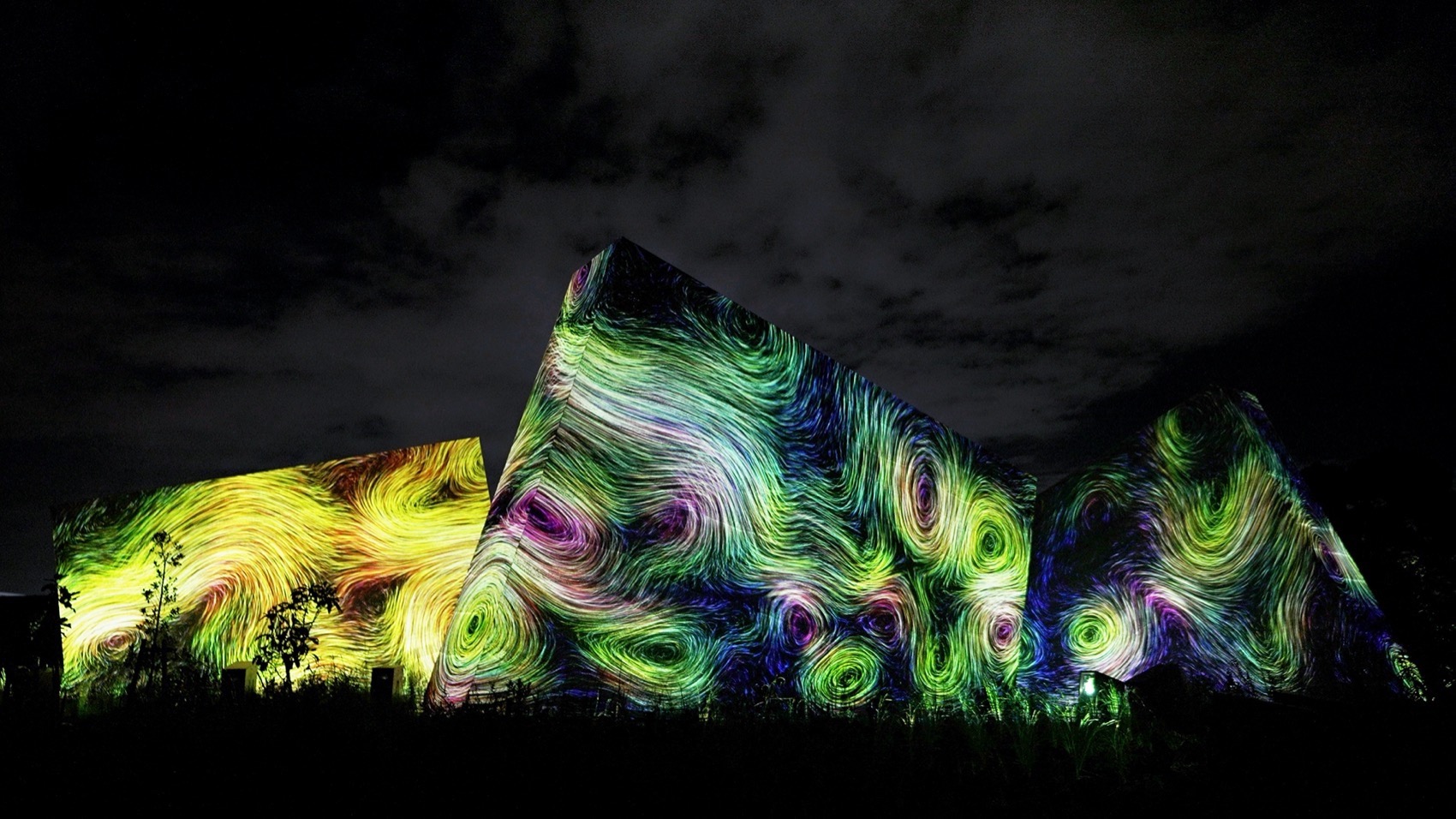 Sculptures of Dissipative Birds in the Wind by teamLab - 谷德设计网