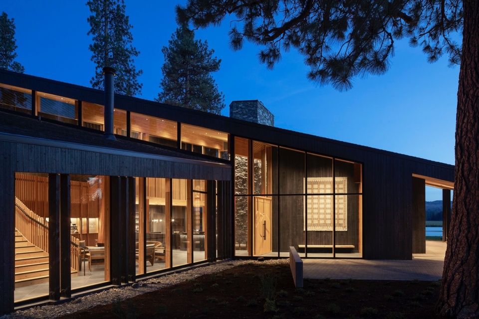 Black Butte Ranch Lodge by Hacker
