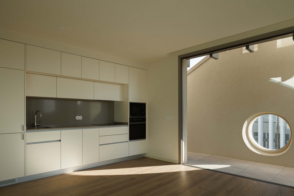 Edifício Estacao by Sonia Cruz Arquitectura