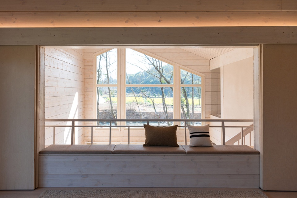 jiangshan timber retreat by nota architects