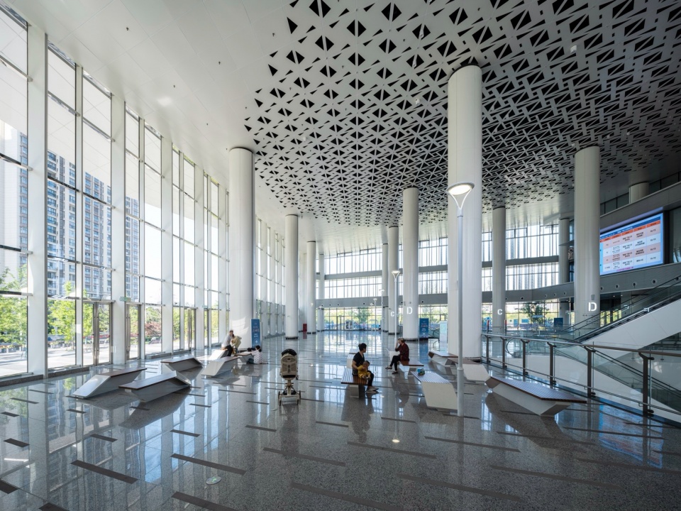 Suzhou Wujiang Songling Avenue Bus Terminal