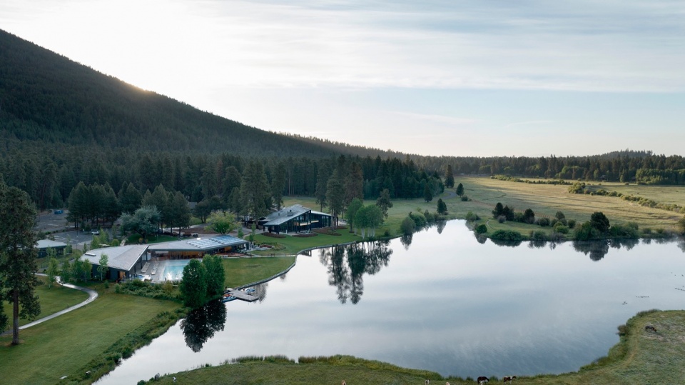 Black Butte Ranch Lodge by Hacker