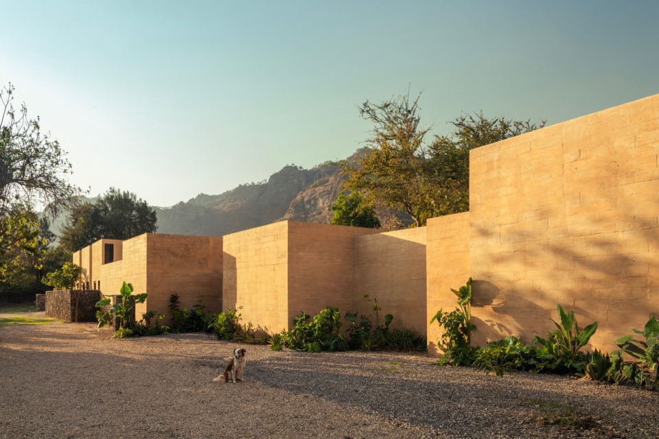 LL HOUSE by RA