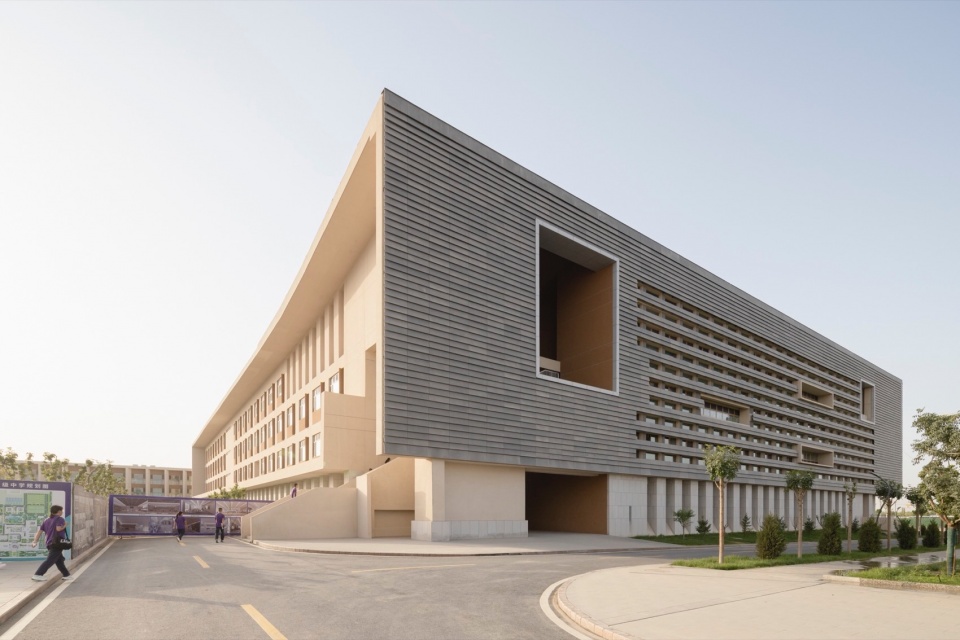 Tiemenguan Huashan High School by Jiangsu Provincial Zhongrui East China Institute of Architectural Design and Research Co Ltd Qurui Shan...