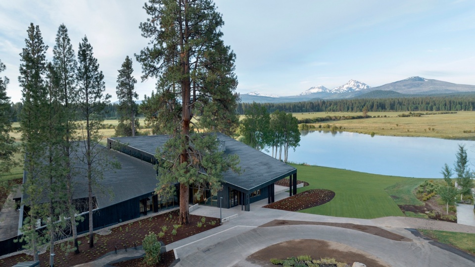 Black Butte Ranch Lodge by Hacker