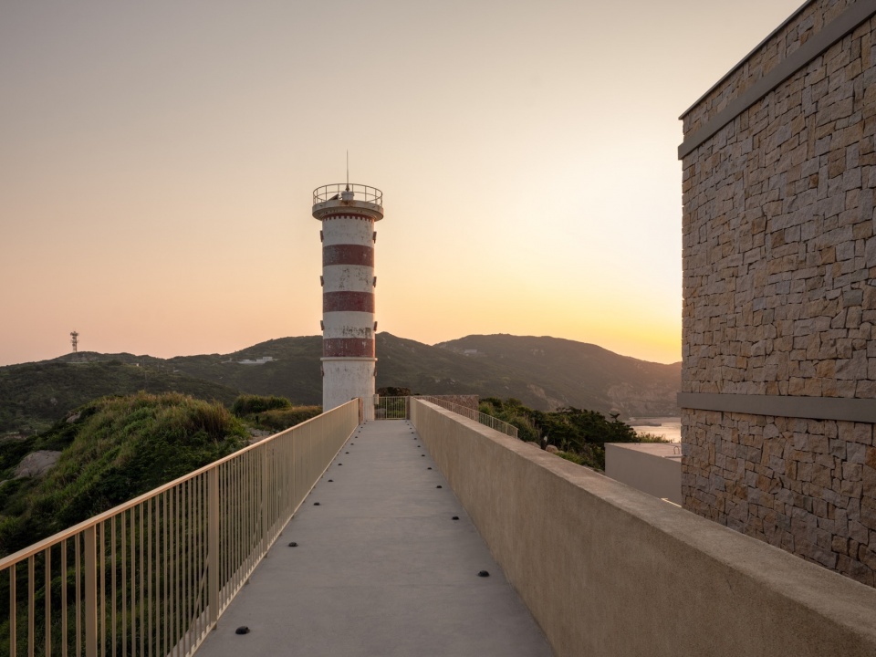 Lost Villa Huanglong Island Lighthouse Hotel by WJ STUDIO