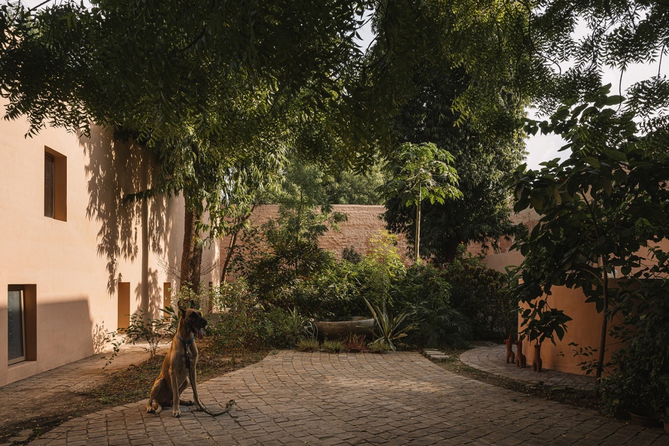 mana workspace by studio iksoi