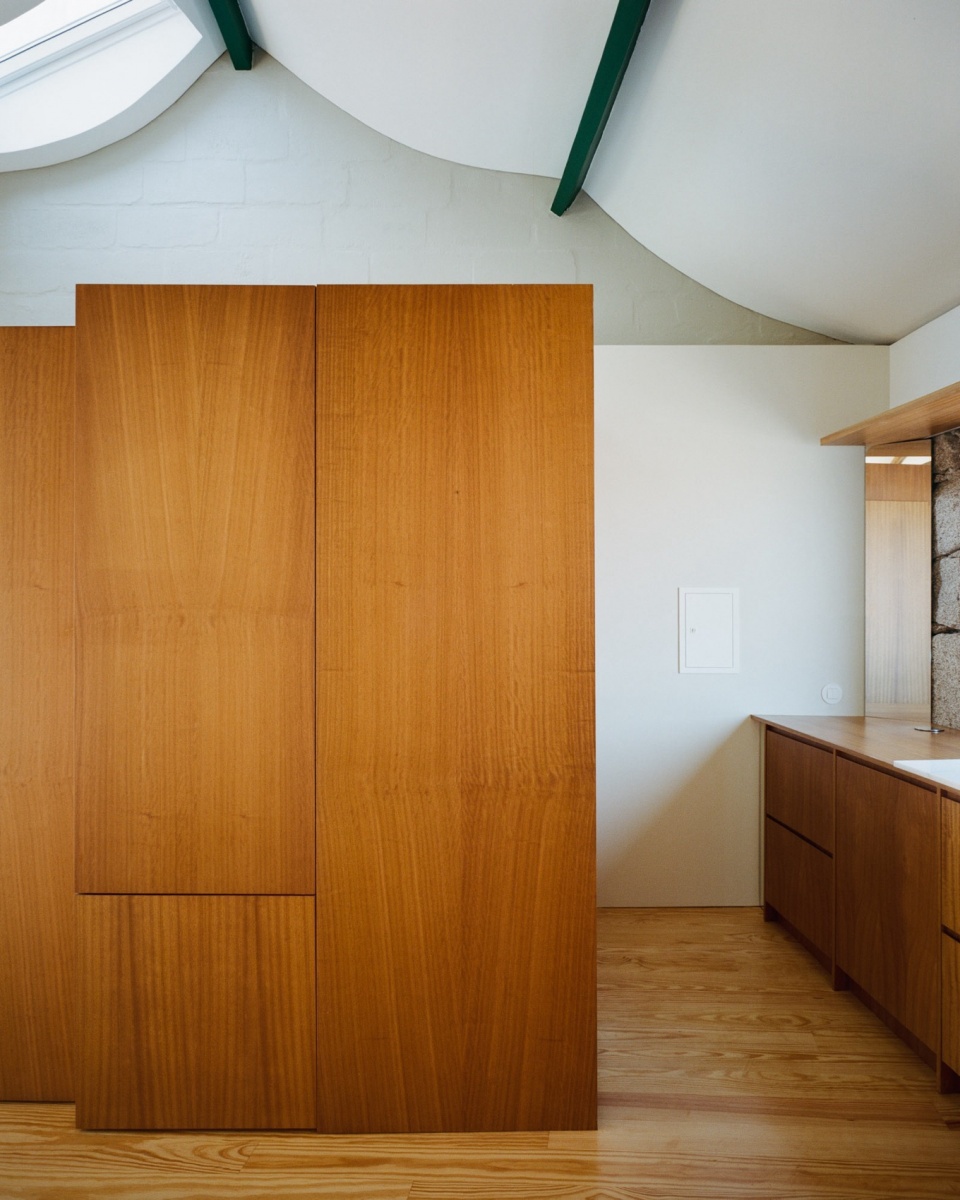 HOUSE IN VALONGO Atelier Local