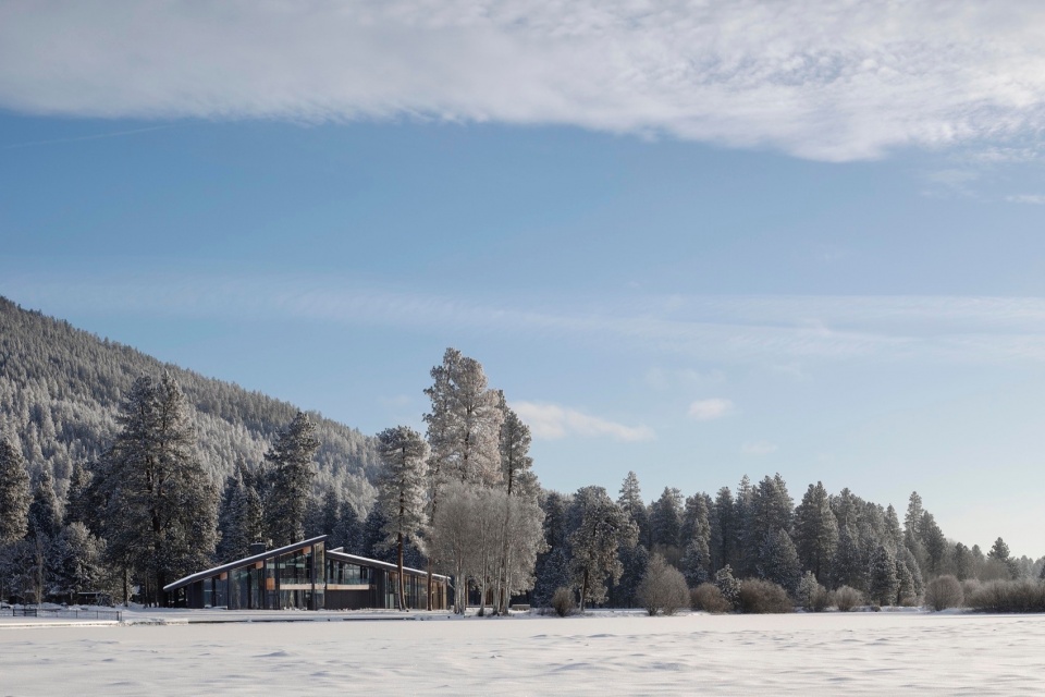 Black Butte Ranch Lodge by Hacker