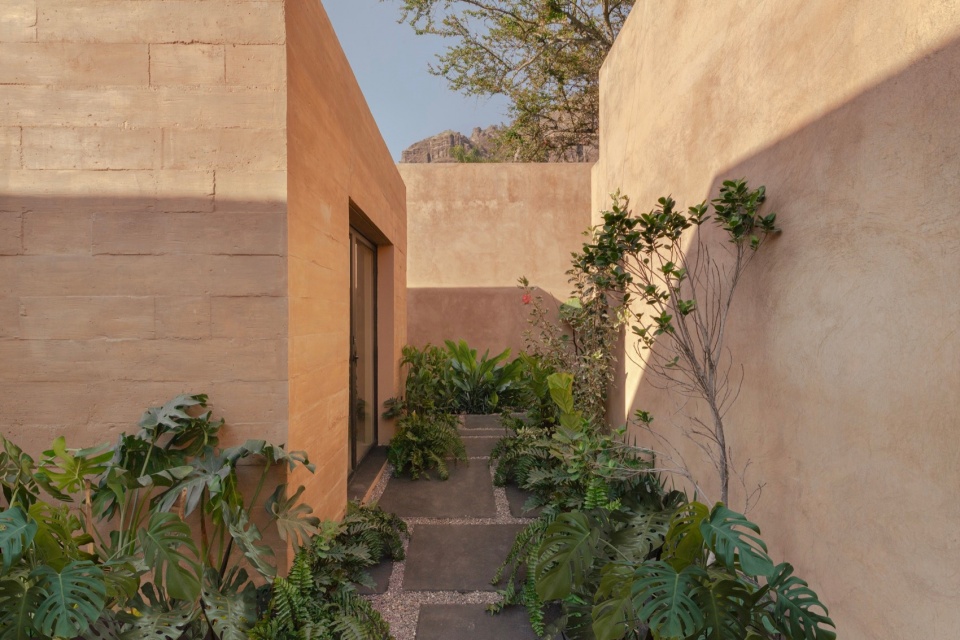 LL HOUSE by RA
