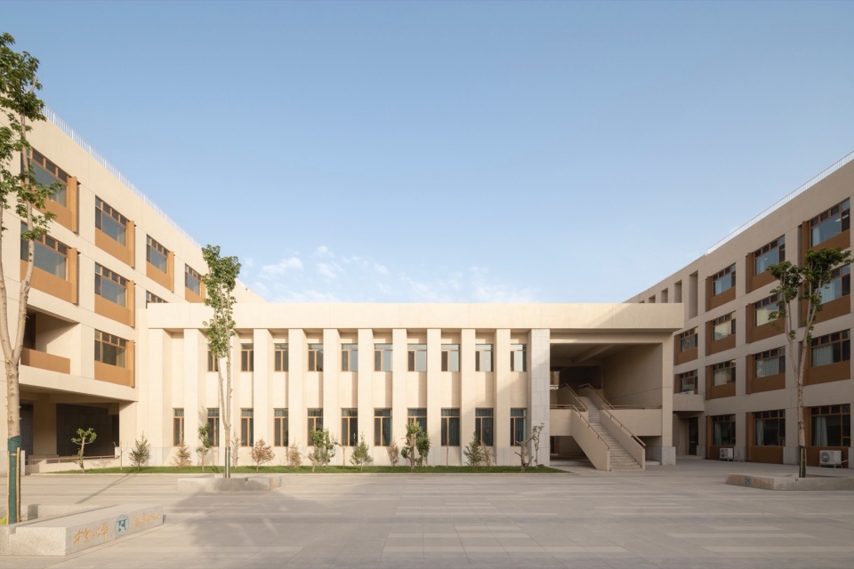 Tiemenguan Huashan High School by Jiangsu Provincial Zhongrui East China Institute of Architectural Design and Research Co Ltd Qurui Shan...