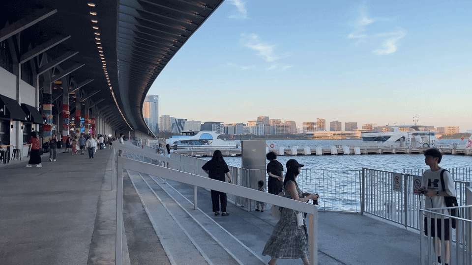 Pier One Dishui Lake by TM Studio