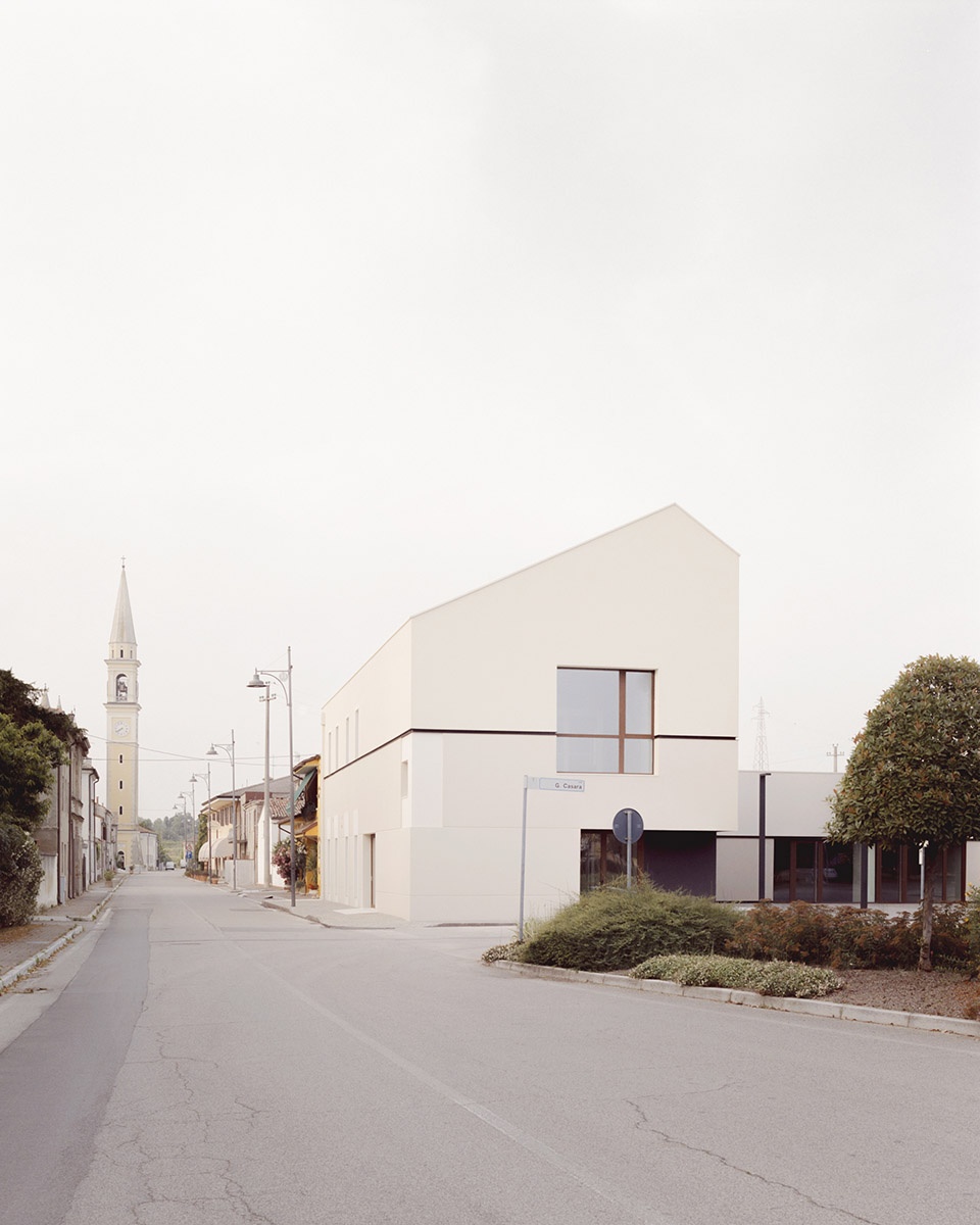 civic center by archiplanstudio