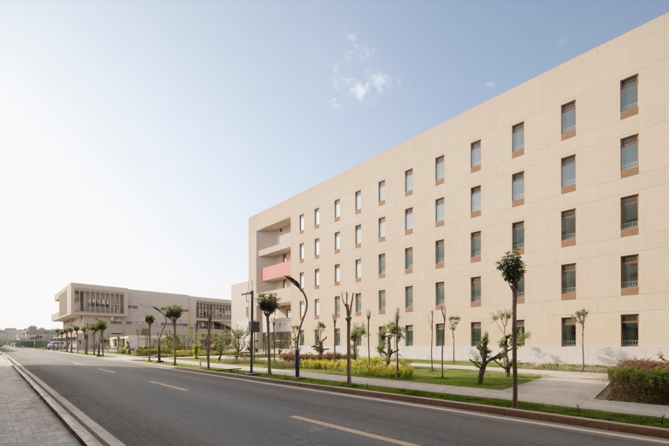 Tiemenguan Huashan High School by Jiangsu Provincial Zhongrui East China Institute of Architectural Design and Research Co Ltd Qurui Shan...
