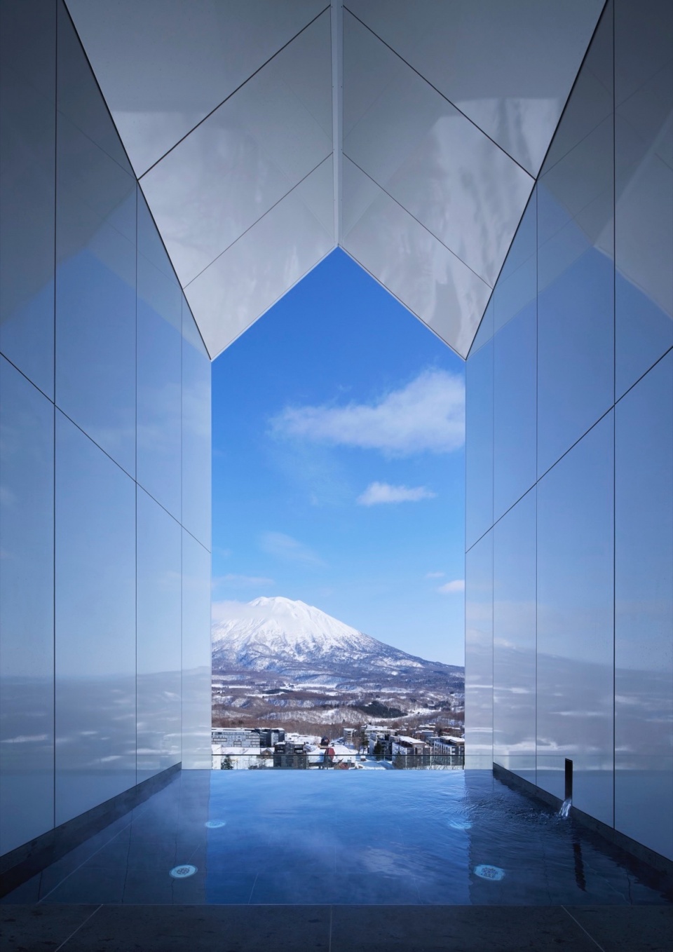 MUWA NISEKO by Nikken Sekkei Ltd
