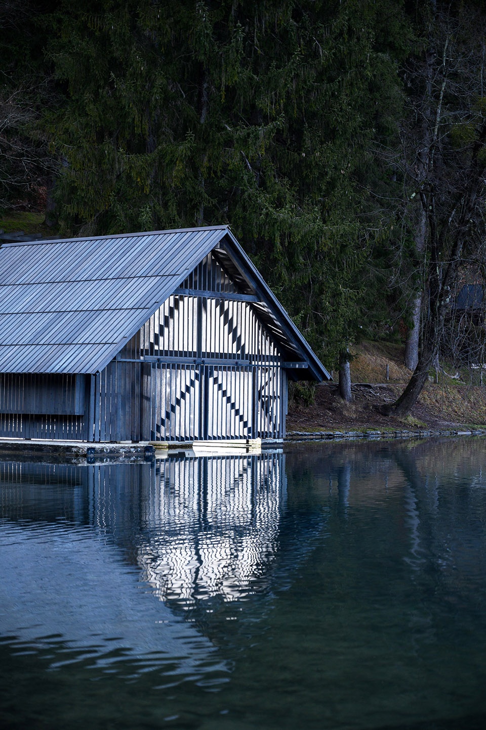 boathouse at lake bled by ofis architects