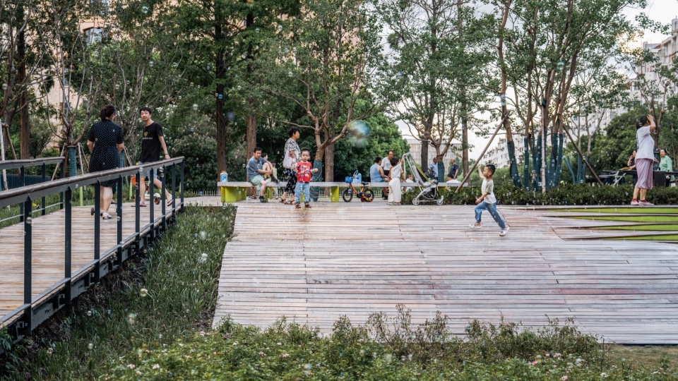 the DECK Shanghai by VIASCAPE design