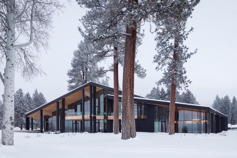 Black Butte Ranch Lodge by Hacker