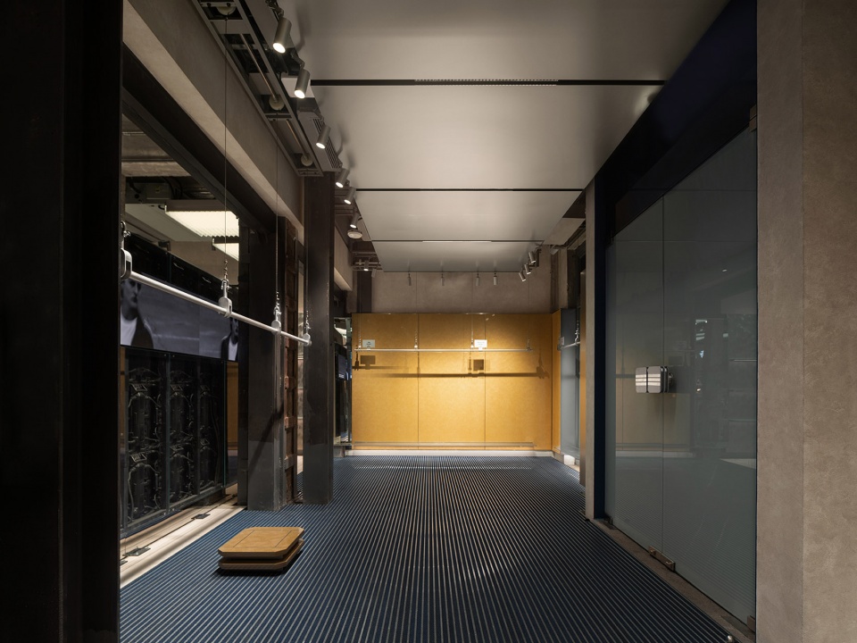adidas originals flagship store by tomo