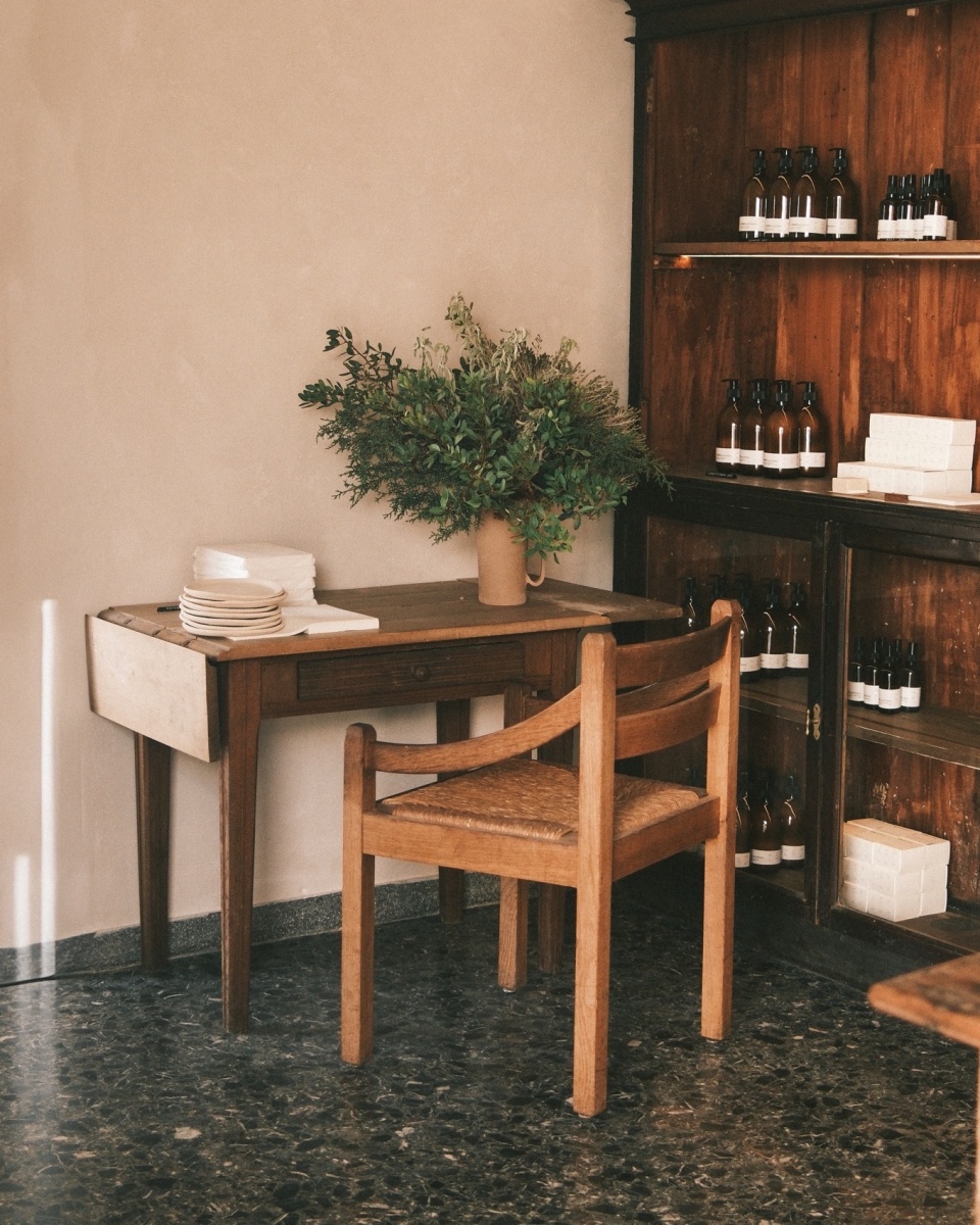 1OAM apotheke by Studio Andrew Trotter Eva Papadaki