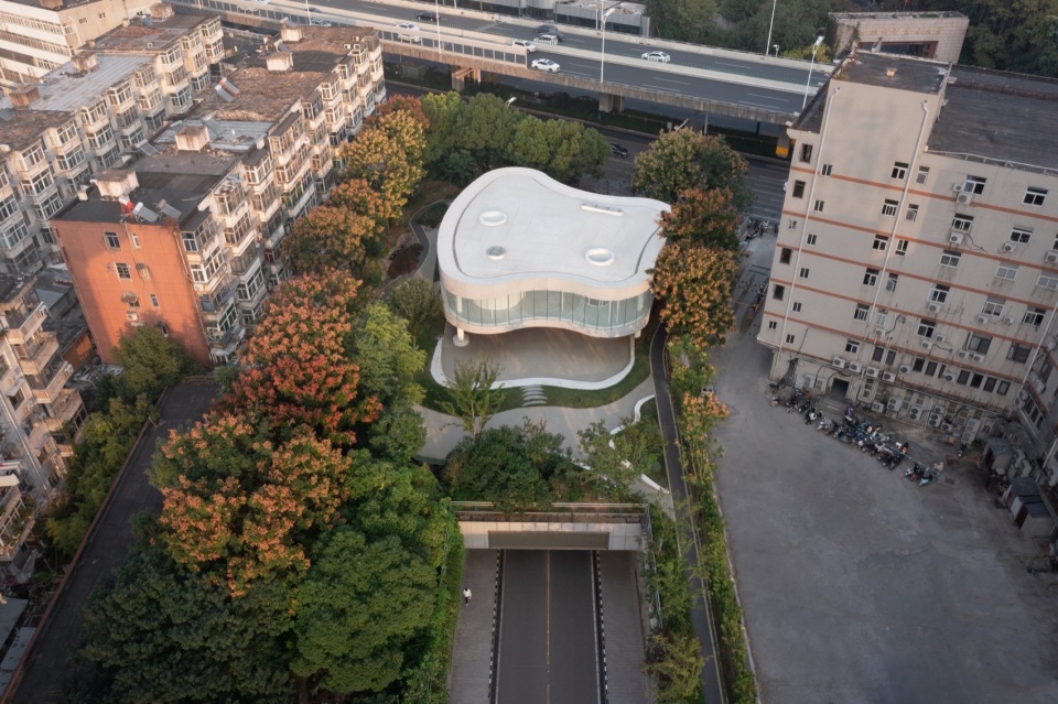 Learning Center at the Central Campus of University of Science and Technology of China by Heimat Architects
