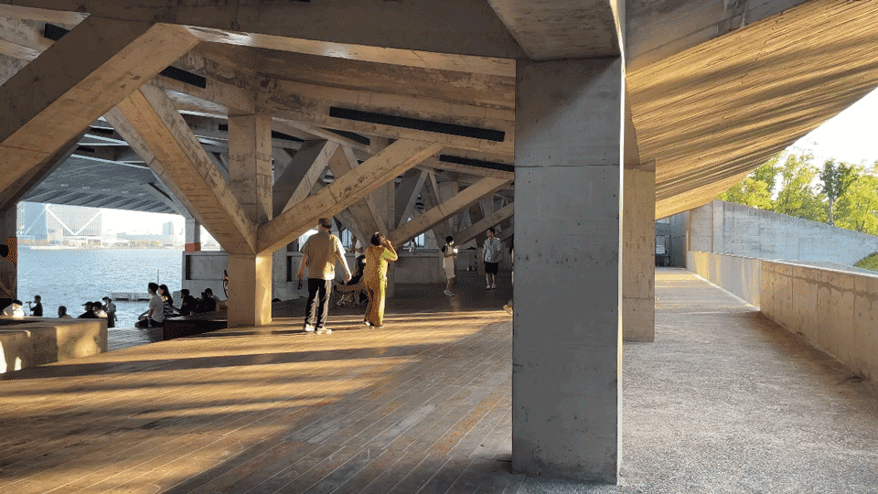 Pier One Dishui Lake by TM Studio