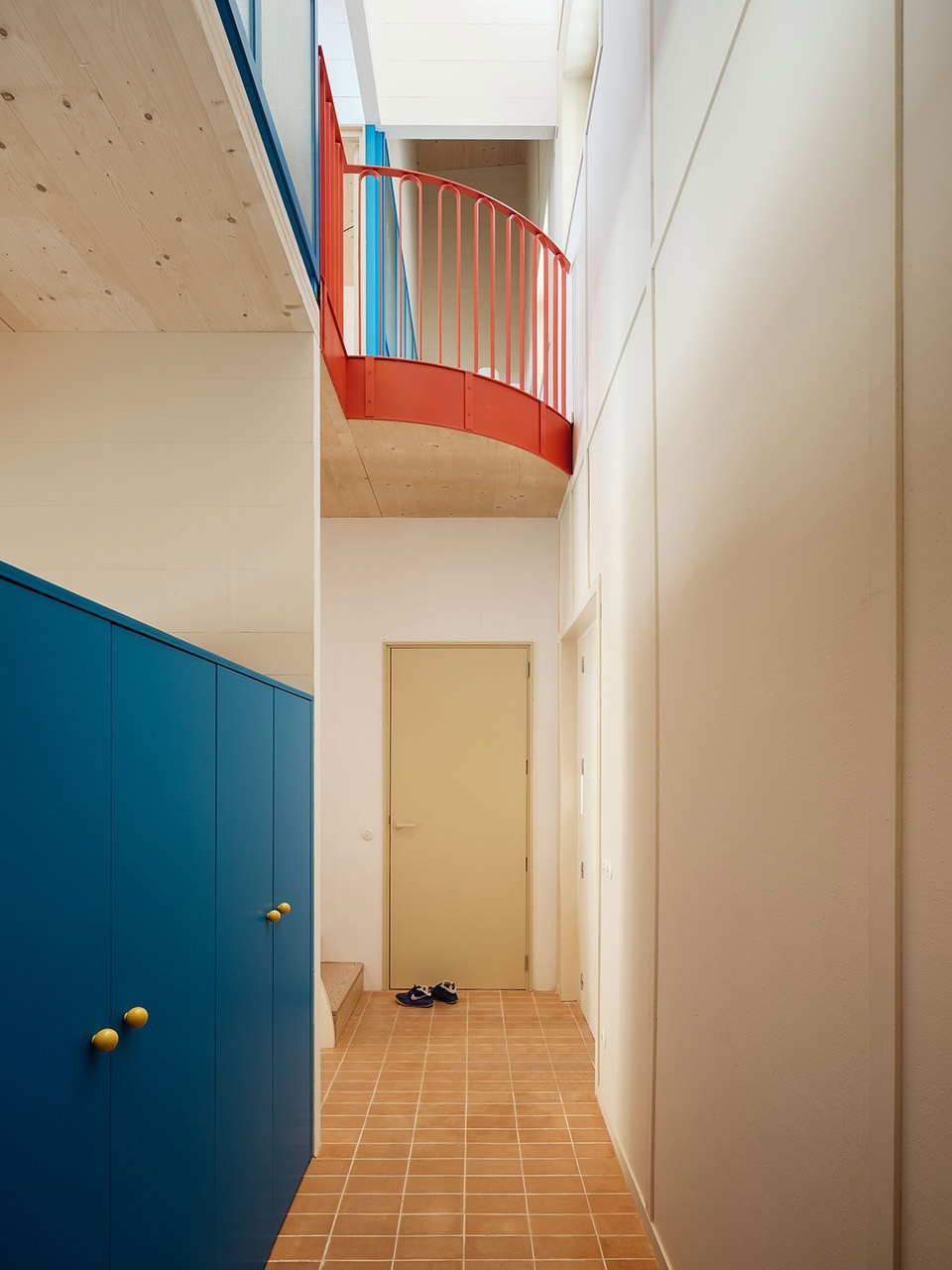 split house by feina studio