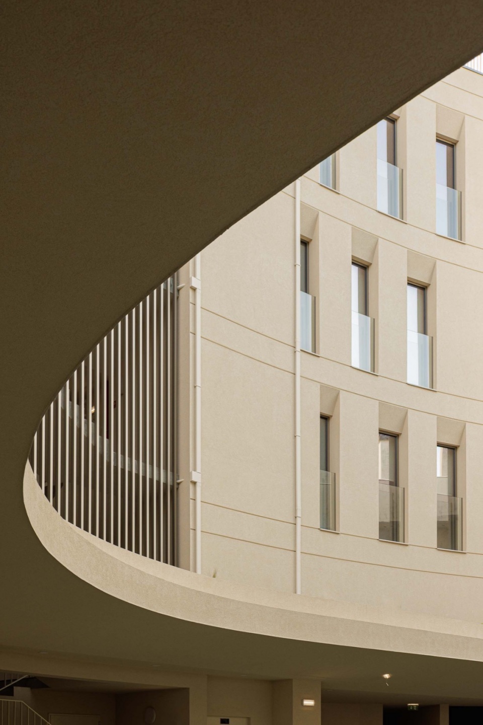 Edifício Estacao by Sonia Cruz Arquitectura