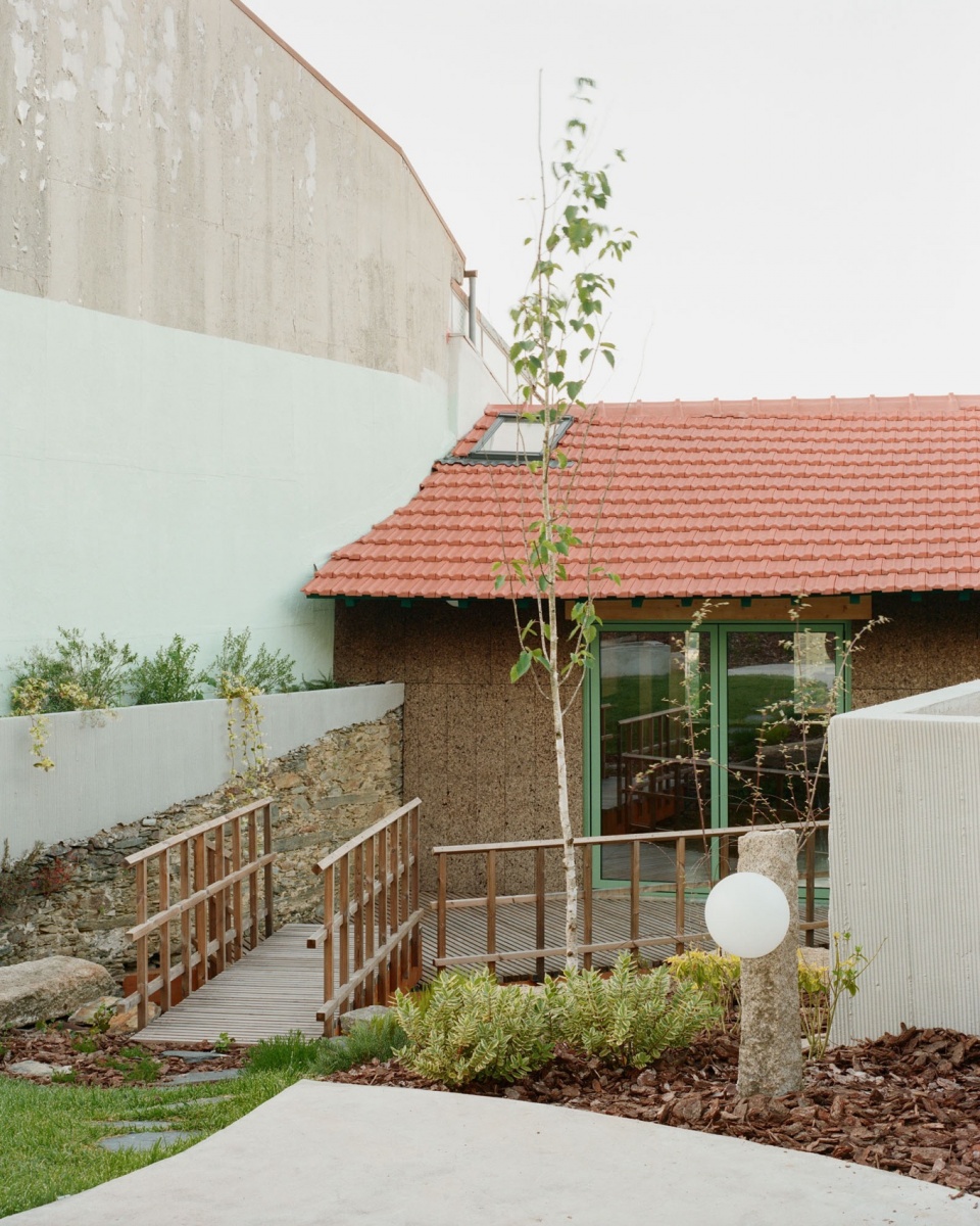HOUSE IN VALONGO Atelier Local