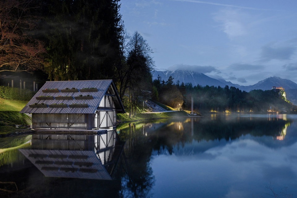 boathouse at lake bled by ofis architects