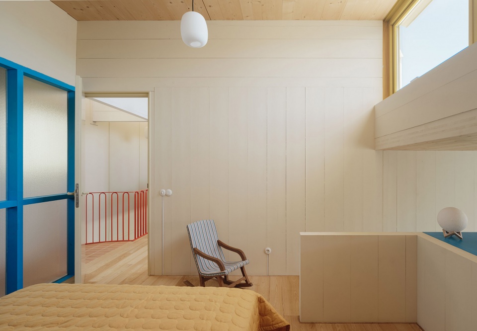 split house by feina studio