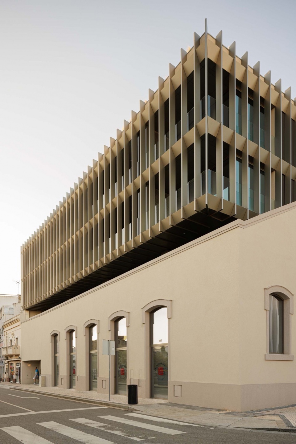 Edifício Estacao by Sonia Cruz Arquitectura