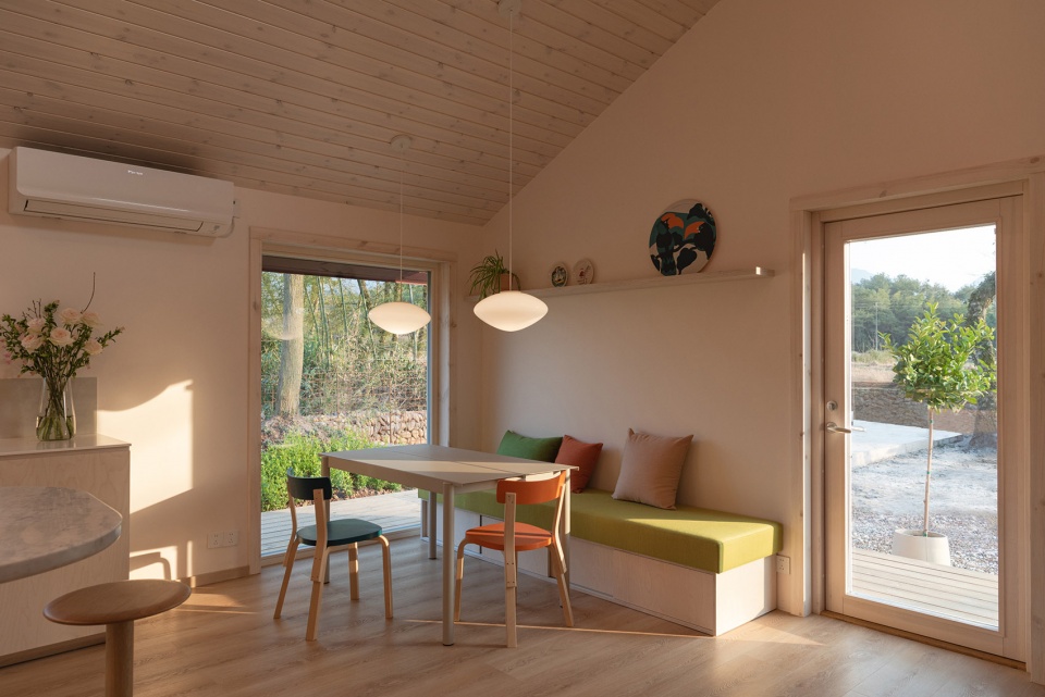 jiangshan timber retreat by nota architects