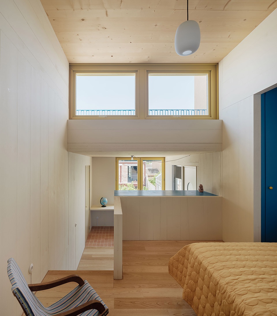 split house by feina studio