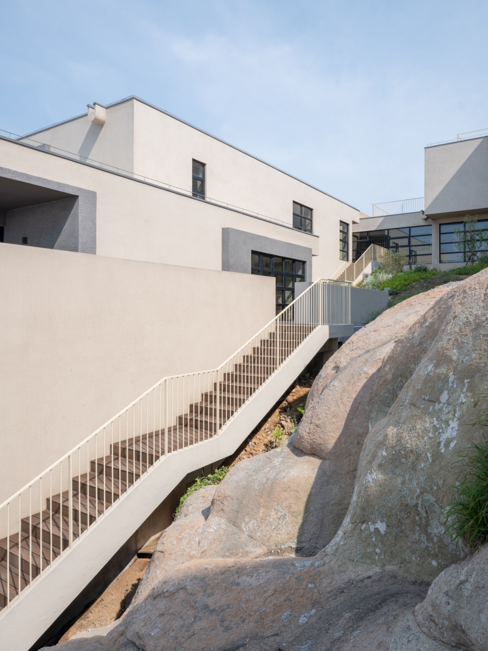 Lost Villa Huanglong Island Lighthouse Hotel by WJ STUDIO