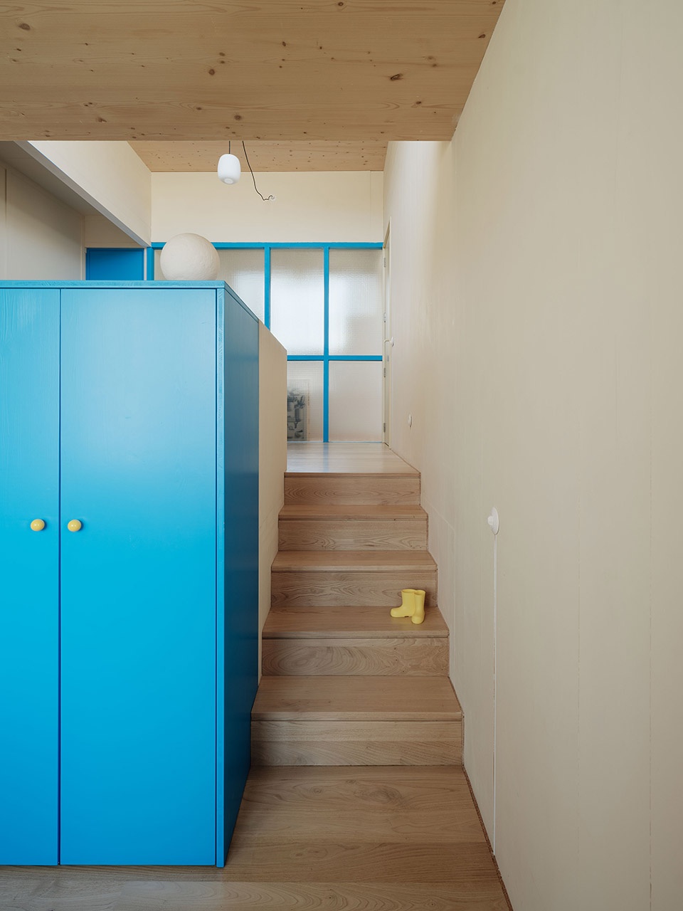 split house by feina studio