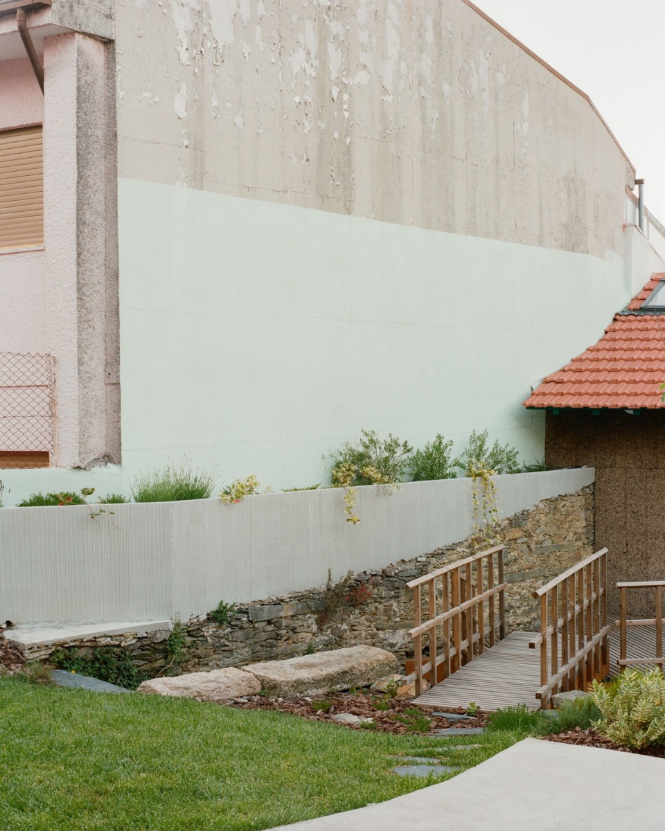HOUSE IN VALONGO Atelier Local